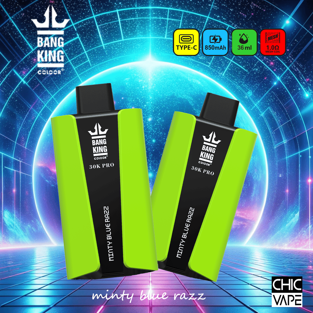 Dispositivo da svapo Bang King 30K PRO al gusto di menta blu razz, dotato di porta di ricarica Type-C, batteria da 850 mAh, capacità di 36 ml, bobina a rete da 1,0Ω, visualizzato su uno sfondo futuristico al neon.