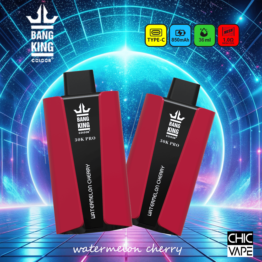 Due dispositivi di svapo Bang King 30K Pro rossi con l'etichetta "Watermelon Cherry" visualizzata su uno sfondo futuristico al neon, con le icone per la ricarica Type-C, la batteria da 850 mAh, la capacità di 36 ml e la bobina da 1,0Ω.