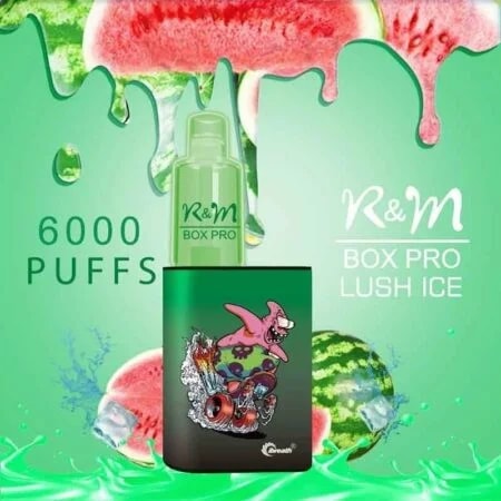 Imagen promocional de temática verde para el vaporizador R&M Box Pro Lush Ice, con un diseño de dibujos animados en el dispositivo, texto "6000 bocanadas" y elementos de sandía en el fondo.