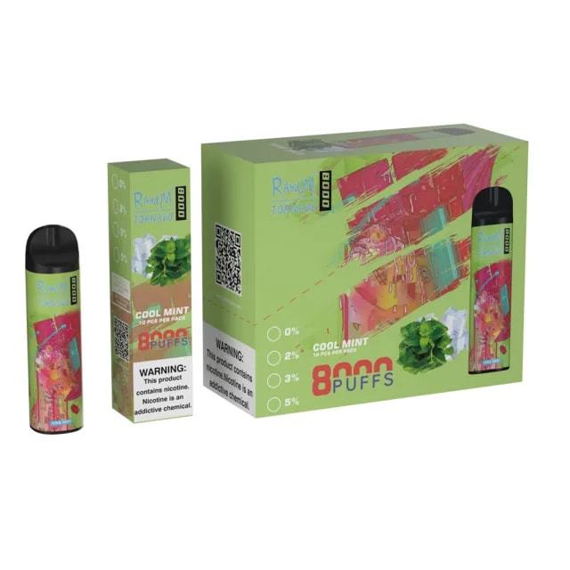 Un conjunto de empaque verde para dispositivos de vapeo "RandM Tornado Cool Mint" con diseños abstractos coloridos, un gráfico de hoja de menta y el texto "8000 Puffs" con etiquetas de advertencia de nicotina.