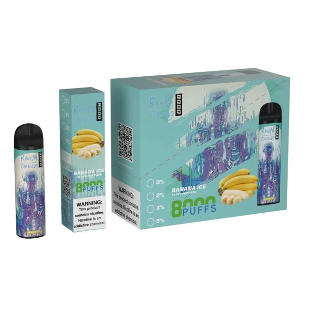 Un producto de vapeo con sabor a "Banana Ice" con 8000 bocanadas, exhibido junto con su empaque y etiquetas de advertencia sobre la adicción a la nicotina.