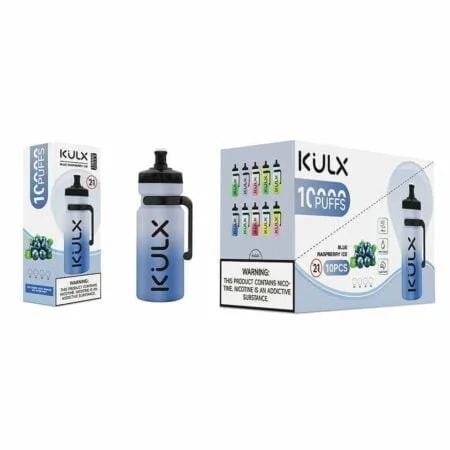 En vape-enhet utformad som en vattenflaska, märkt "KULX", med blå gradientförpackning märkt "10.000 puffs", med ett tema med blåbärssmak och varningstexter för nikotin.