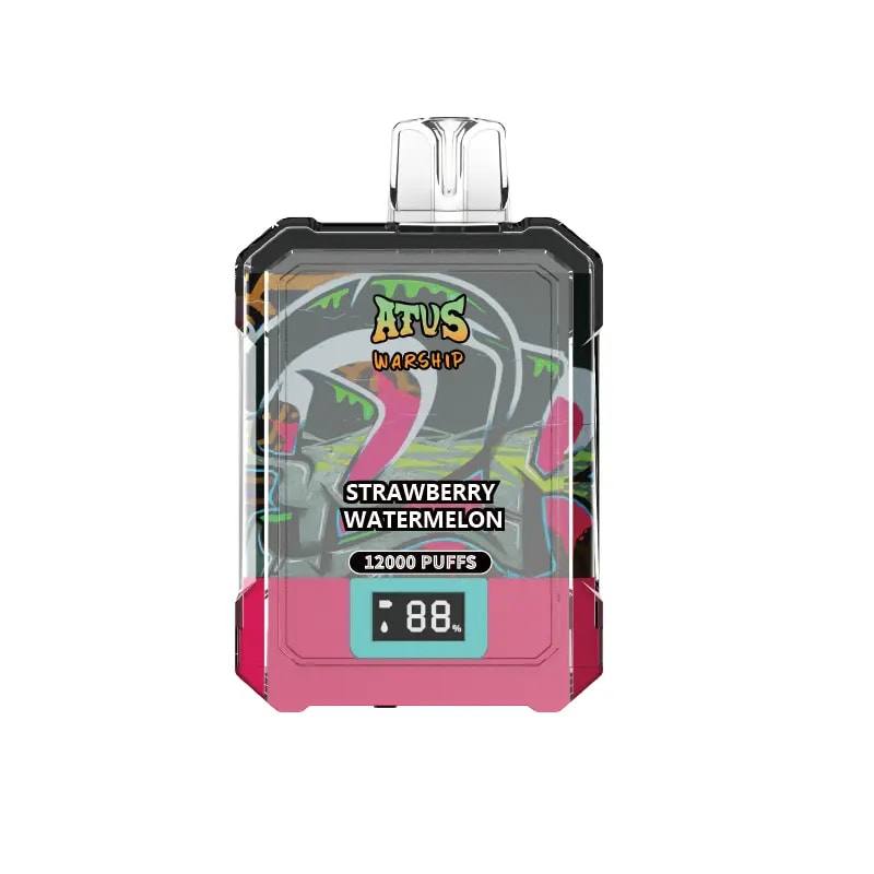 Un dispositivo de vapeo rectangular con un diseño estilo graffiti, etiquetado "ATVS Warship", con sabor a "fresa y sandía" y "12000 bocanadas", con una pantalla LED que muestra "88%".