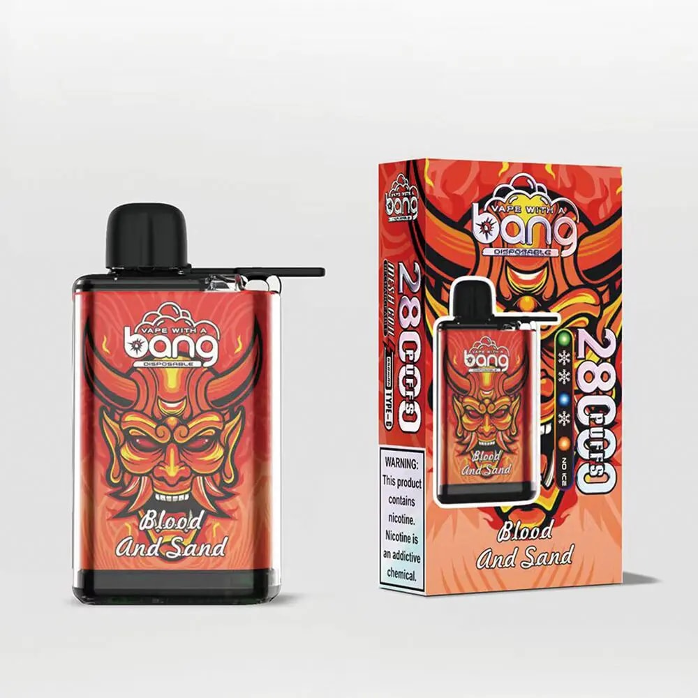 Un appareil de vapotage jetable et un emballage avec un design rouge ardent comportant un masque démoniaque et le texte « Blood and Sand » et « 28 000 bouffées ».