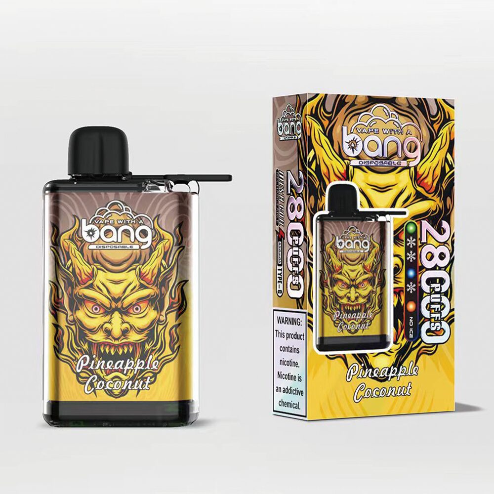 Un appareil de vapotage jetable au goût d'ananas et de noix de coco avec un emballage audacieux présentant un design de visage démoniaque jaune, étiqueté « Bang Disposable » avec 2800 bouffées.