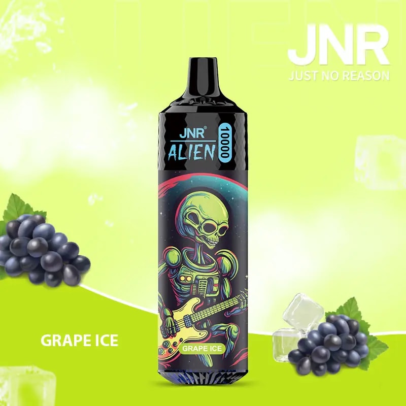En svart vape-enhet märkt "JNR Alien 10000" med ett färgglatt utomjordiskt skelett som spelar gitarr, omgivet av vindruvor och is på en ljusgrön bakgrund.