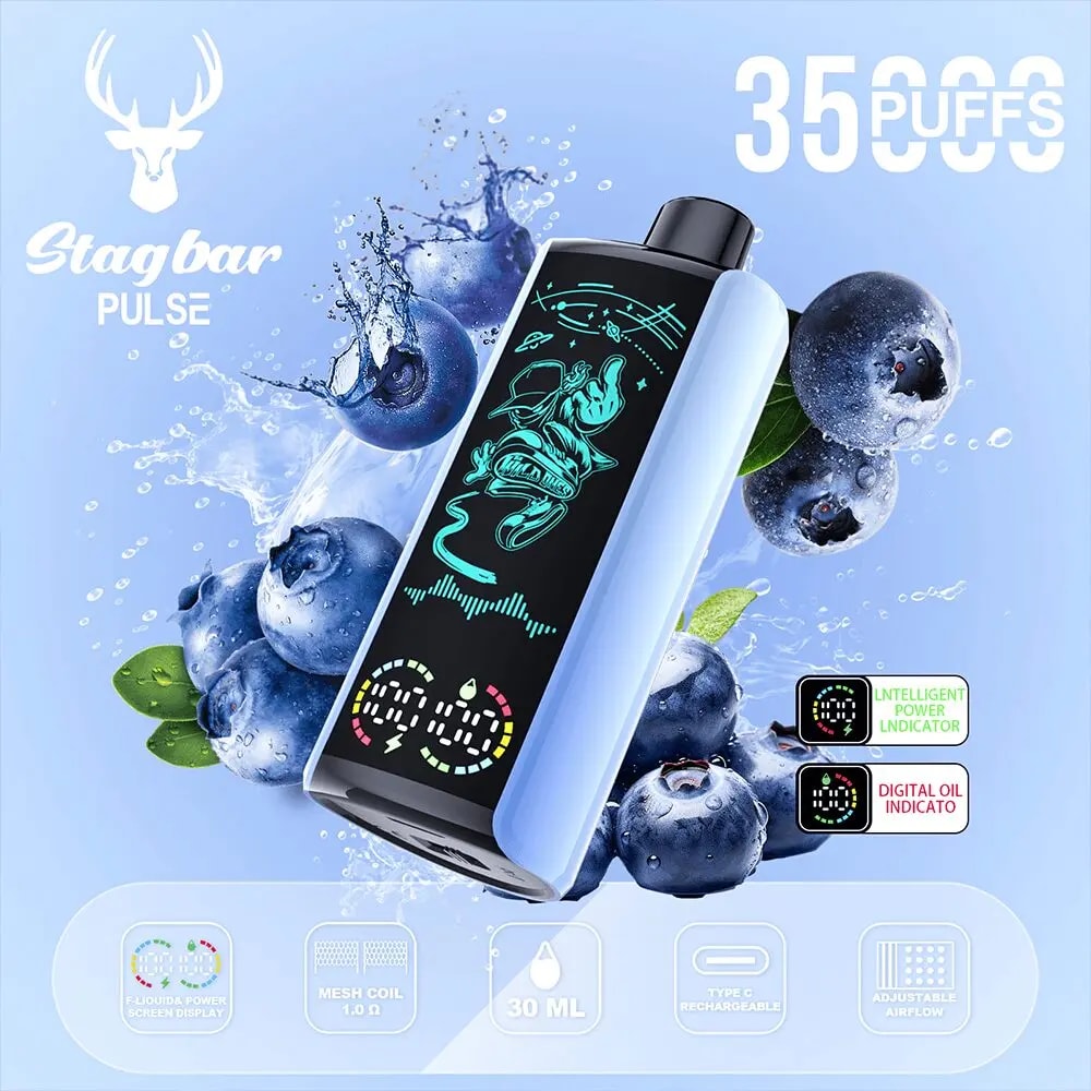 En blå vinklad vape -enhet med en svart pekskärm som visar neon tealkonstverk, omgiven av blåbär på en ljusblå bakgrund, märkta stagbar puls med '35 puffs 'etikett i hörnet.