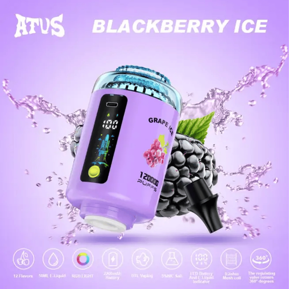 Purple Atus engångsvape märkt Blackberry Ice, med en digital skärm som visar 12000 puffar, inställd mot en lila stänkbakgrund och åtföljd av ett kluster av björnbär.