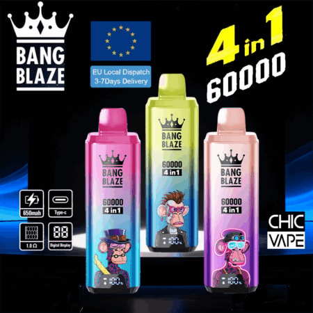 Tre dispositivi di vaporizzazione Bang Blaze in rosa, lime e pesca con illustrazioni di scimmie cartoon ed etichetta '60000 4 in 1' su uno sfondo pubblicitario scuro, accanto a una bandiera dell'UE e al logo CHIC VAPE.