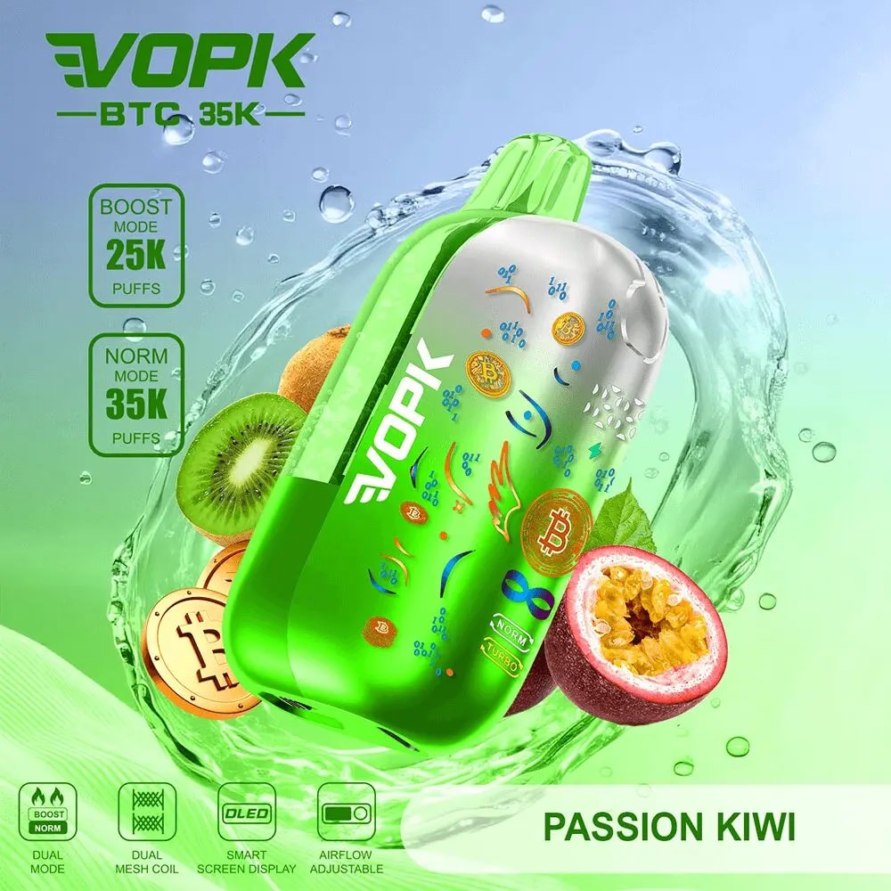 Grön EVOPK vapeflaska märkt Passion Kiwi, omgiven av kiwi och passionsfrukt, med vattenstänk och Bitcoin-mynt; Boost 25K / Norm 35K-puffar.