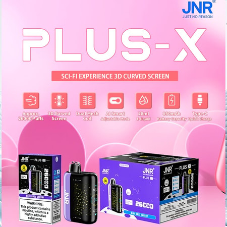 Imagen promocional de temática rosa para el dispositivo de vapeo JNR PLUS-X, con características destacadas como 26.000 caladas, pantalla curvada 3D, bobina de malla doble, modo ajustable AI, e-líquido de 28 ml, batería de 850 mAh y carga rápida Type-C.