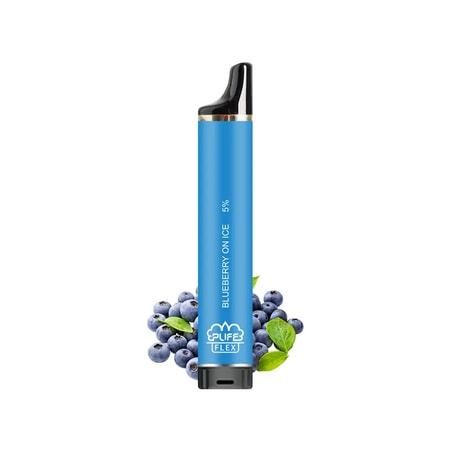 En engångsvapenapparat märkt "Puff Flex" med en Blueberry On Ice-smak, 5% nikotin, med en elegant blå design och omgiven av färska blåbär och myntablad.