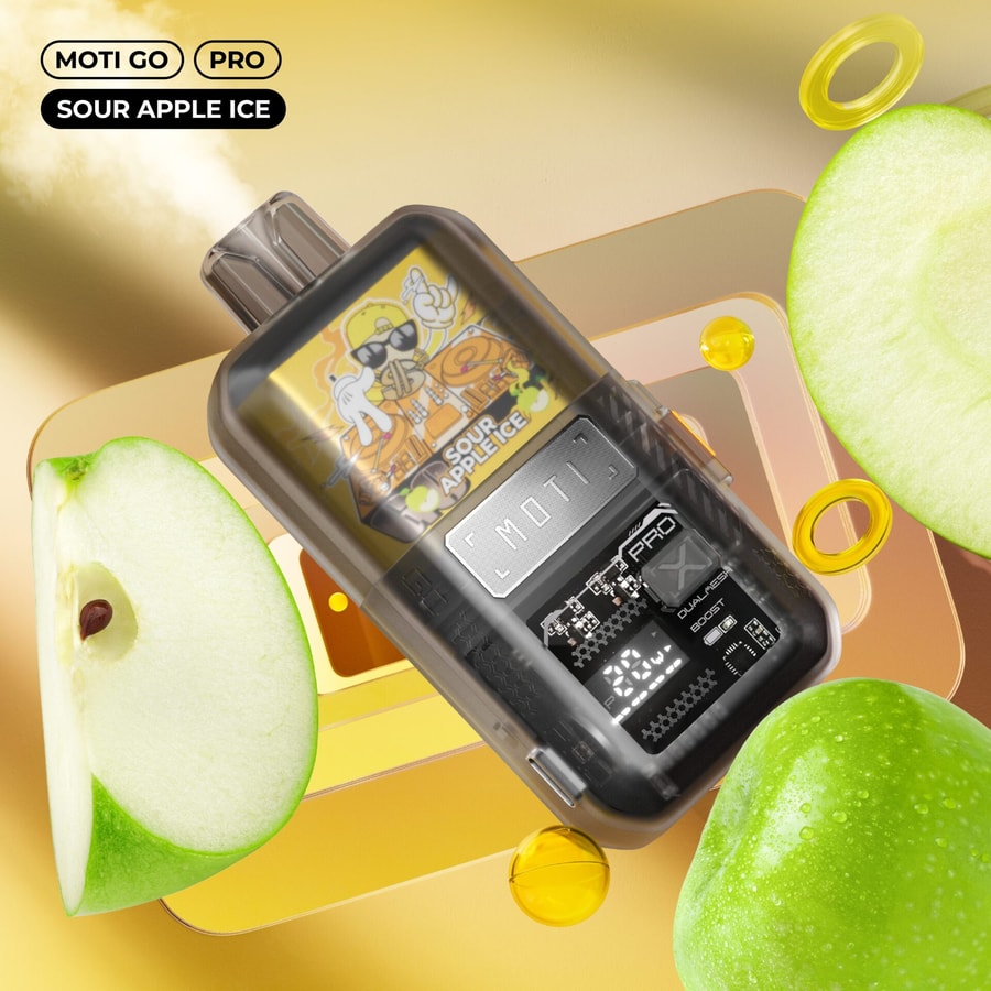 Un dispositivo da svapo etichettato "MOTI GO PRO Sour Apple Ice" con un involucro trasparente, un display digitale e fette di mela verde sullo sfondo.